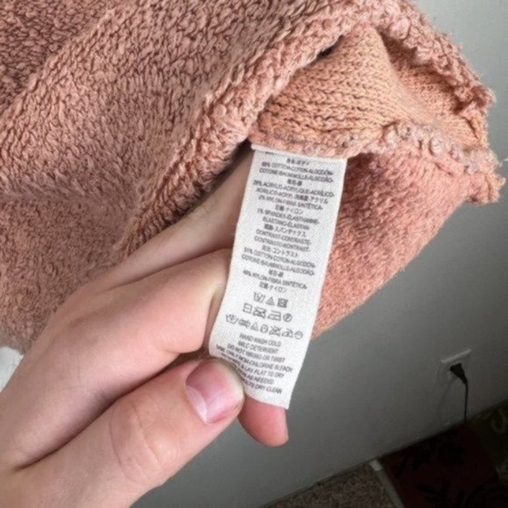 Free People Cuddle Up Pullover Mock Neck Oversized Sweater in Rose Size Medium - Picture 5 of 7